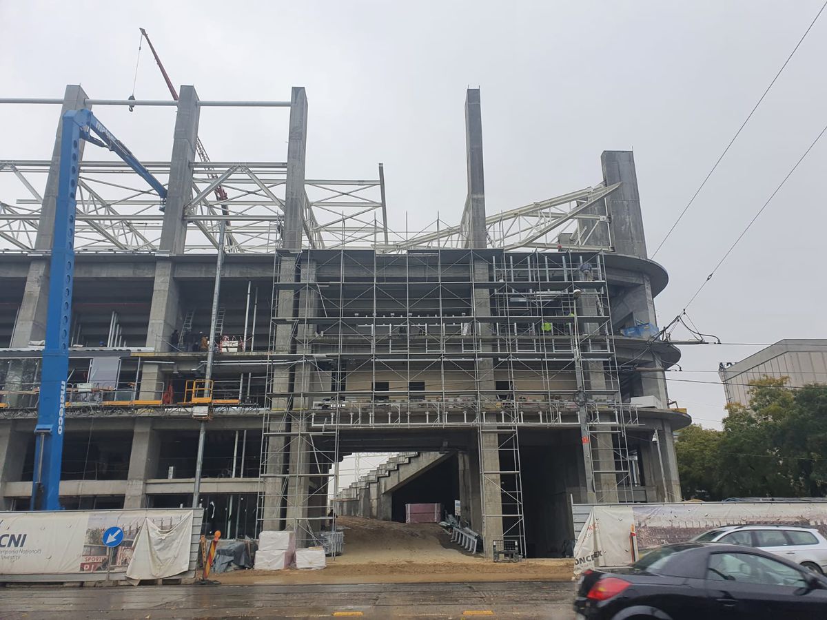 FOTO EXCLUSIV. Cum arată stadionul Giulești la final de 2020: structura acoperișului e aproape finalizată