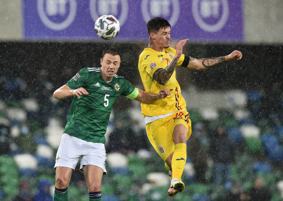 IRLANDA DE NORD - ROMÂNIA 1-1. Doi internaționali, ironizați după egalul din Liga Națiunilor: „Unul cu nădragii în jos, iar altul a dat doar pase în spate”