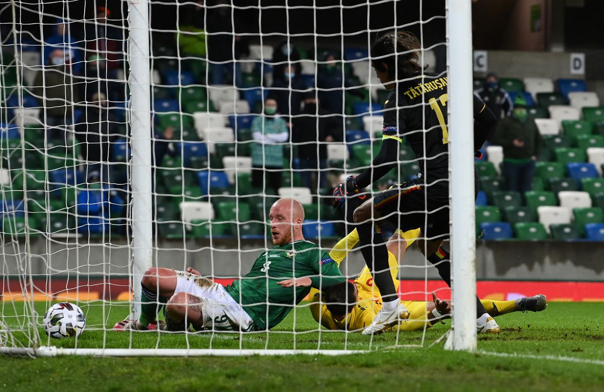 IRLANDA DE NORD - ROMÂNIA 1-1. Mirel Rădoi, taxat de Cornel Dinu după meciul României: „Deja nu mă mai surprinde diletantismul lui! Ce-o fi în mintea lui?!”