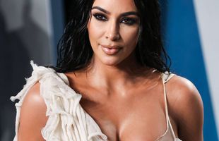 FOTO Banii lui Kim Kardashian au salvat o echipă de fotbal » Clubul Leeds i-a sărit în ajutor