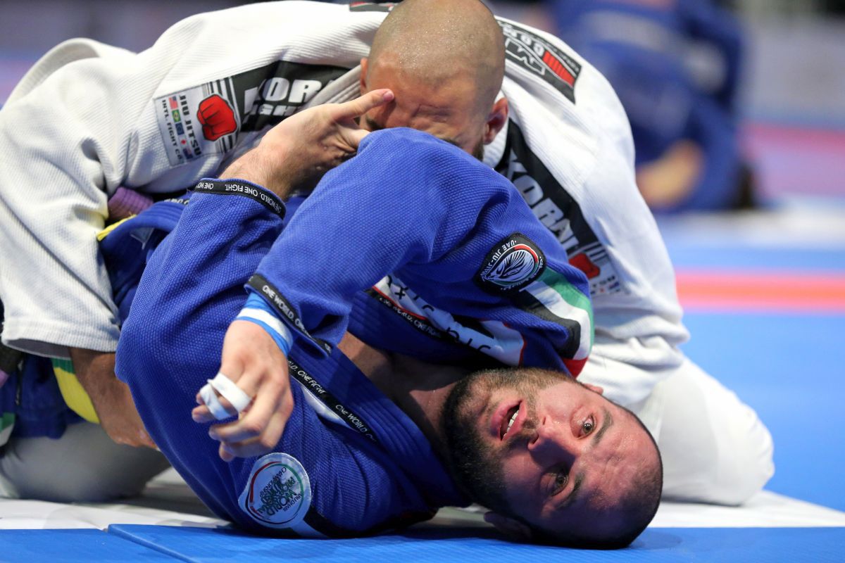 Cosmin Olăroiu pasionat de brazilian jiu-jitsu