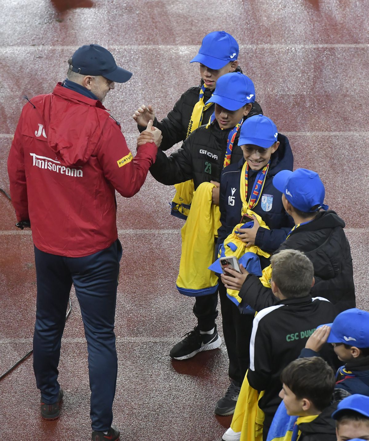 „Fluturi în stomac, parcă nu eram eu acolo!” » Povestea din spatele unei imagini de excepție dinainte de jocul cu Slovenia