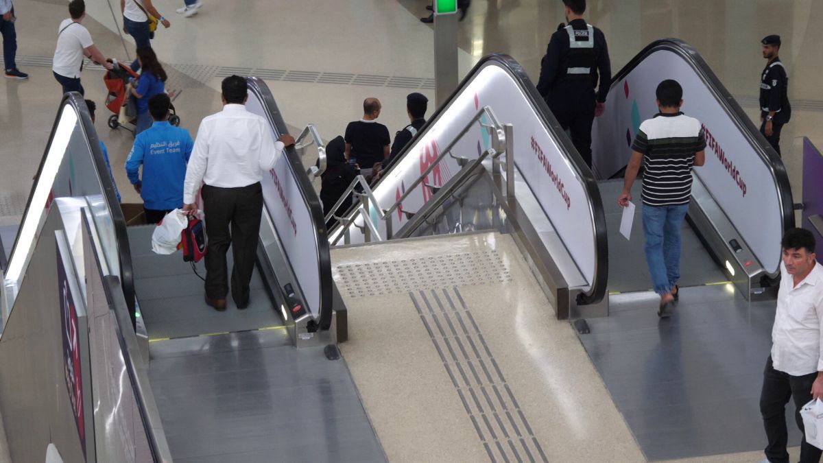 De pe altă planetă! Metroul din Doha e uluitor: stații cât aeroporturi întregi, trenuri automatizate și confort cum n-avem nici la cinema în România
