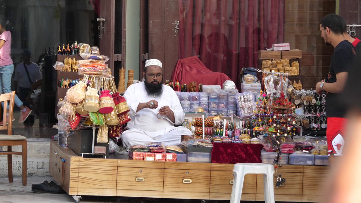 Globalism vs tradiţionalism » Imagini spectaculoase din piața Souq Waqif, locul în care s-au strâns suporteri de pe tot Globul