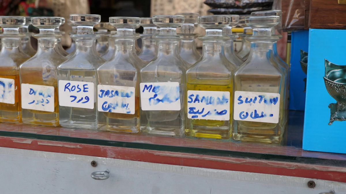 Globalism vs tradiţionalism » Imagini spectaculoase din piața Souq Waqif, locul în care s-au strâns suporteri de pe tot Globul