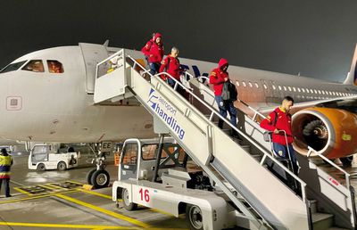 „Tricolorii”, luați peste picior de fani după ultima postare a Federației: „Voi n-aveți nici față de tren, dar mergeți cu avionul”