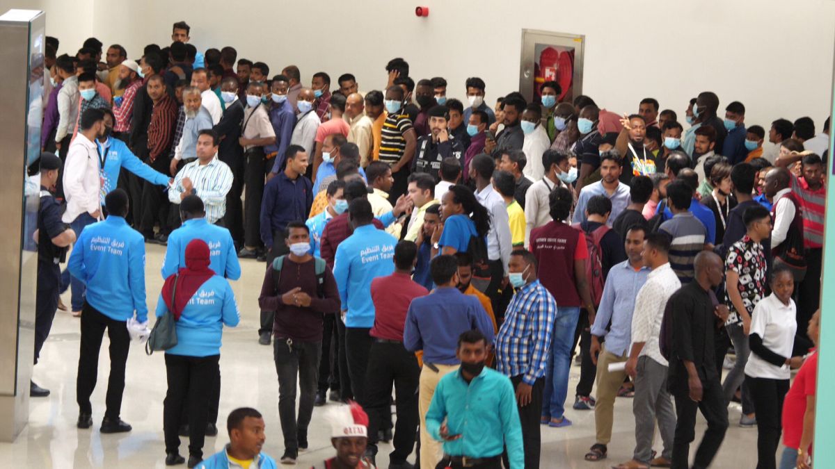 Primele impresii de la Doha » Organizare impecabilă, Poliție peste tot, amabilitate ieșită din comun, dar și praf cât cuprinde și un aer irespirabil: „Va fi un infern pentru fotbaliști!”