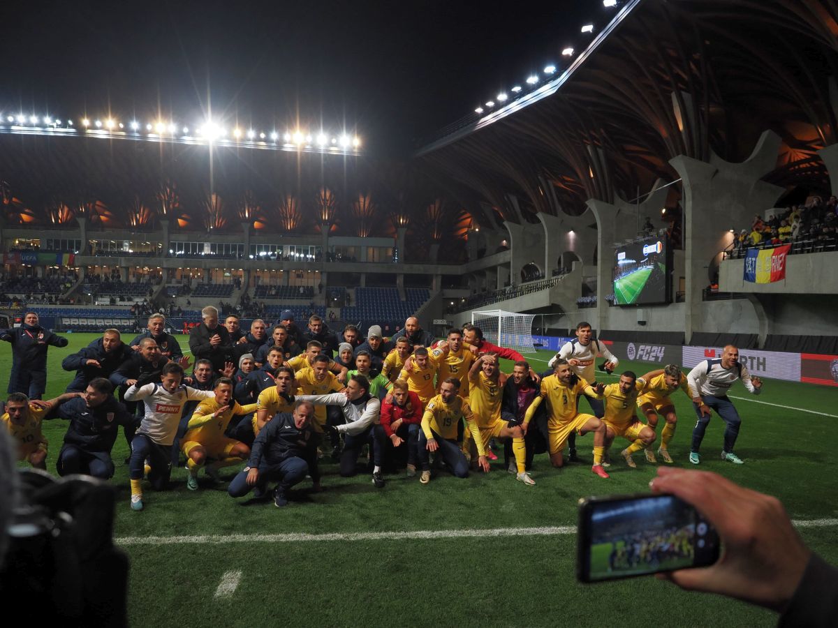 România, la EURO 2024! „Tricolorii” au sărbătorit calificarea pe gazon
