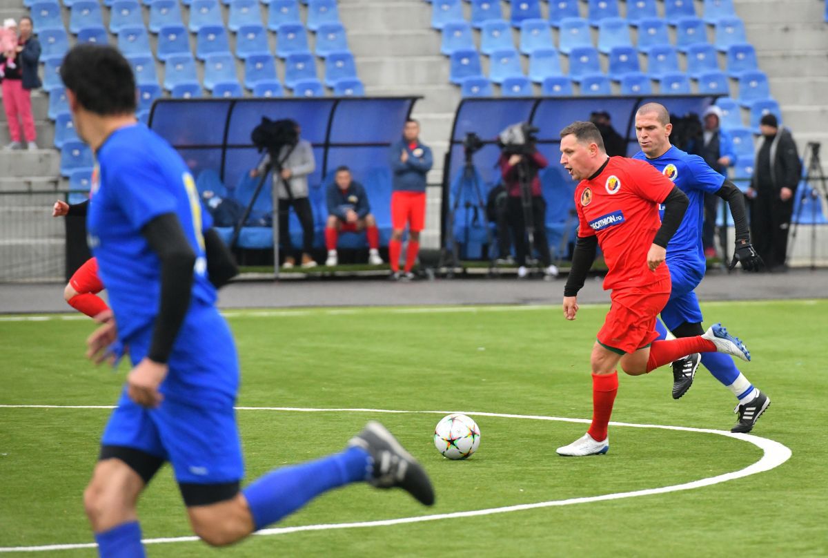 SHOW total în meciul caritabil între supervedetele din fotbalul românesc: 8 goluri, penalty-uri ratate și două reveniri spectaculoase
