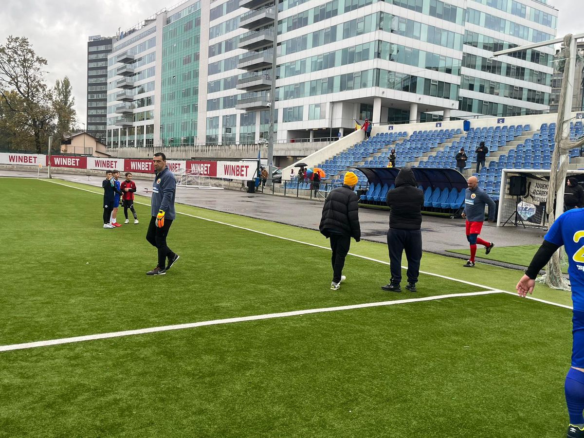 SHOW total în meciul caritabil între supervedetele din fotbalul românesc: 8 goluri, penalty-uri ratate și două reveniri spectaculoase