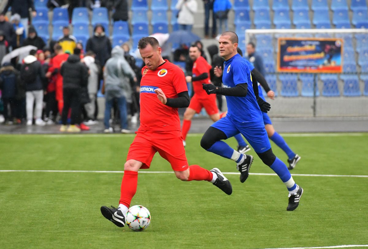 SHOW total în meciul caritabil între supervedetele din fotbalul românesc: 8 goluri, penalty-uri ratate și două reveniri spectaculoase