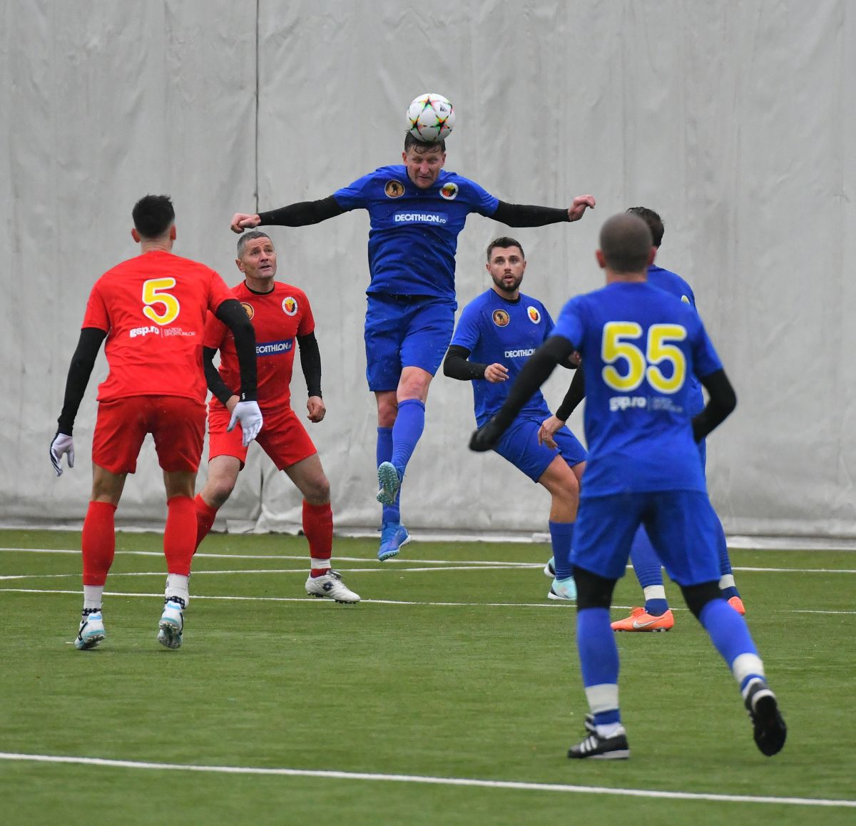 SHOW total în meciul caritabil între supervedetele din fotbalul românesc: 8 goluri, penalty-uri ratate și două reveniri spectaculoase