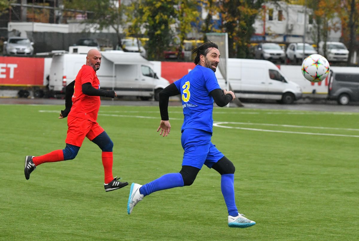 SHOW total în meciul caritabil între supervedetele din fotbalul românesc: 8 goluri, penalty-uri ratate și două reveniri spectaculoase