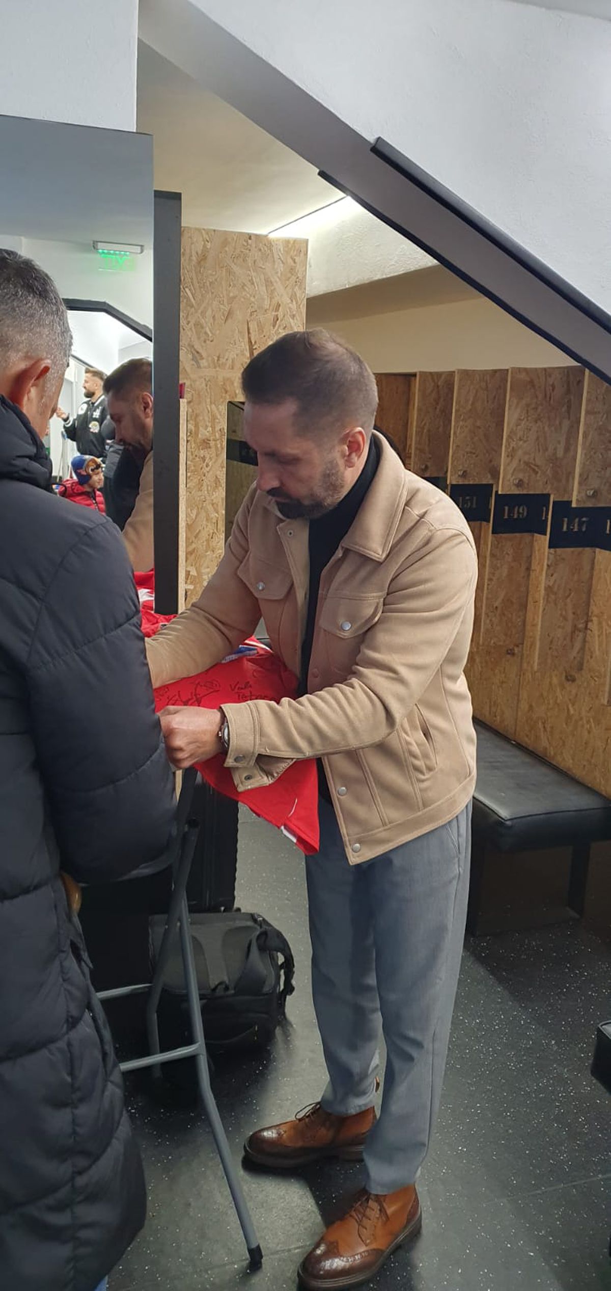 SHOW total în meciul caritabil între supervedetele din fotbalul românesc: 8 goluri, penalty-uri ratate și două reveniri spectaculoase