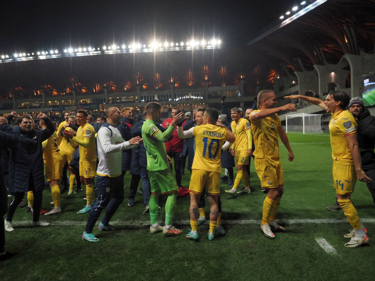 Explozie de bucurie pe bancă și pe teren! „Tricolorii” au sărbătorit calificarea la EURO 2024