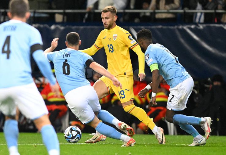 Denis Drăguș în Israel - România, preliminarii EURO 2024 (foto: Raed Krishan/GSP)