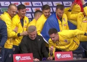 „Tricolorii” au oprit conferința lui Edi Iordănescu! Momente geniale surprinse de reporterii GSP: „Am fost peste ei! Mulțumim, ne vedem în Germania”