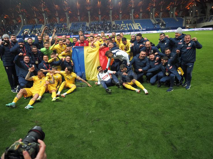 România, la EURO 2024! „Tricolorii” au sărbătorit calificarea pe gazon (foto: Raed Krishan/GSP)