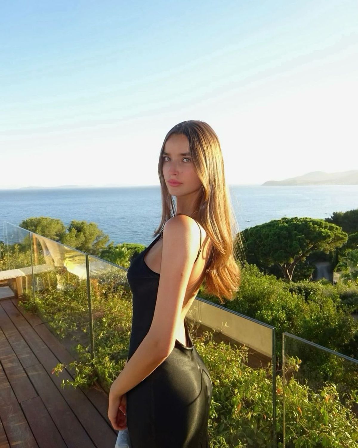 Estelle Behnke și Iris Law