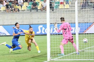 A „spionat-o” pe Cipru și îl avertizează pe Lucescu: „Sunt «vulpoi»! Și le va fi simplu să «gripeze» motorul naționalei noastre”