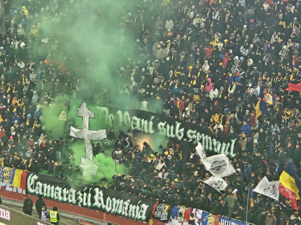 Scenografia afișată de ultrași la meciul România - Cipru