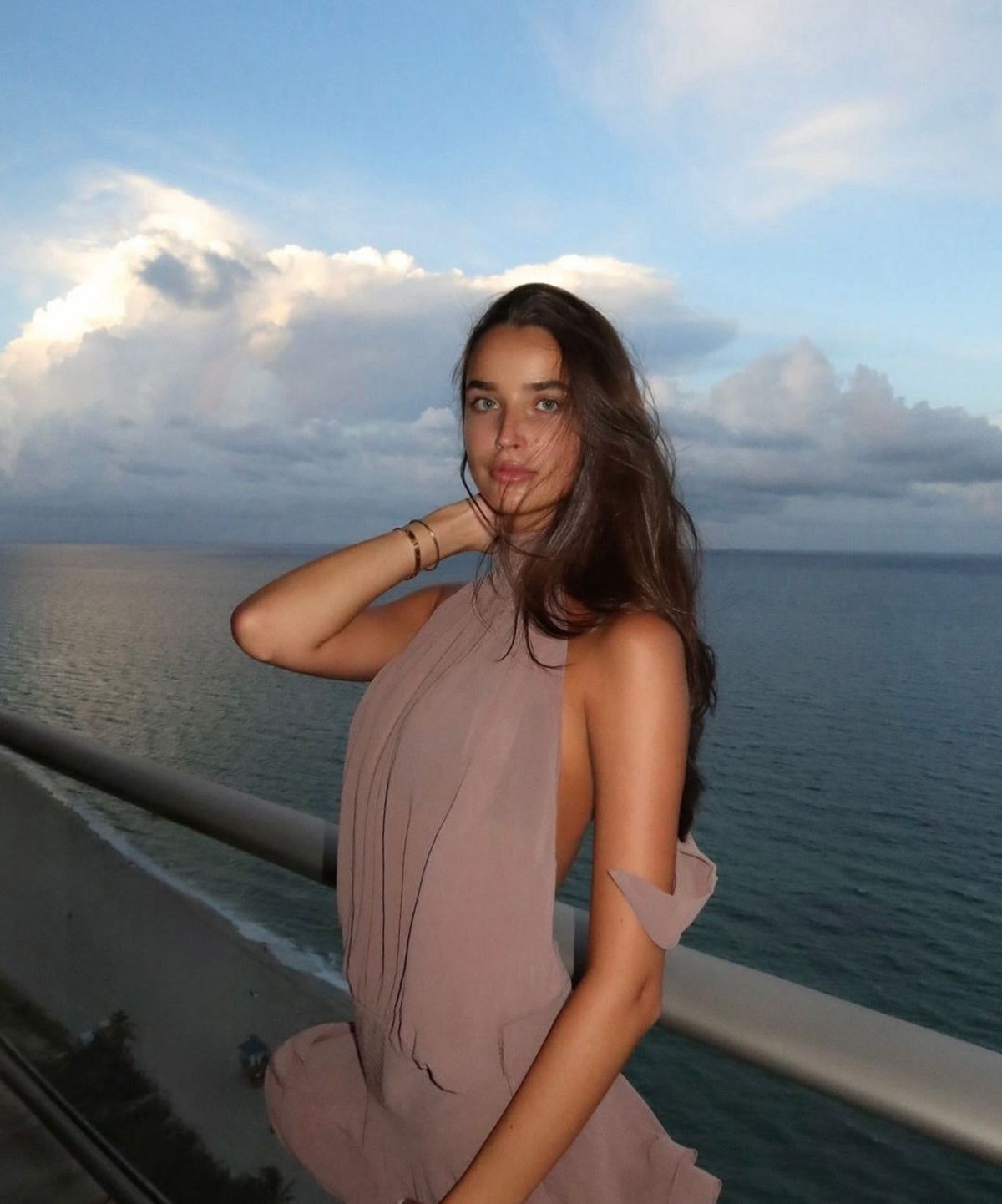 Estelle Behnke și Iris Law