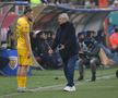 Radu Drăgușin (22 de ani), dialog cu Mircea Lucescu. foto: Cristi Preda