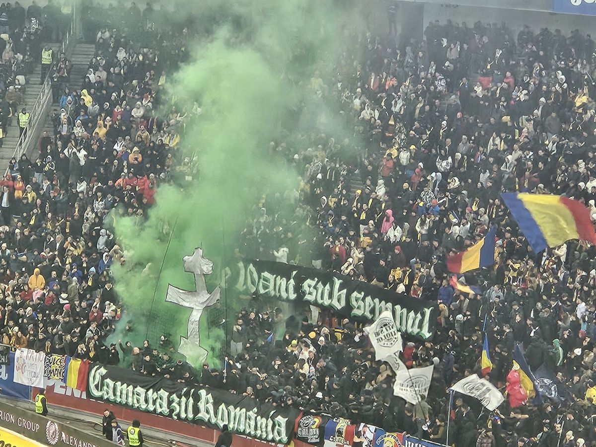 Scenografia afișată de ultrași la meciul România - Cipru