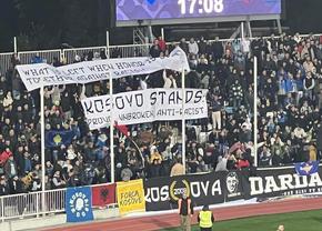 Ce au putut să afișeze suporterii kosovari în timpul meciului cu Lituania, după incidentele de pe Arena Națională: „Ce ne rămâne când onoarea este pierdută?”