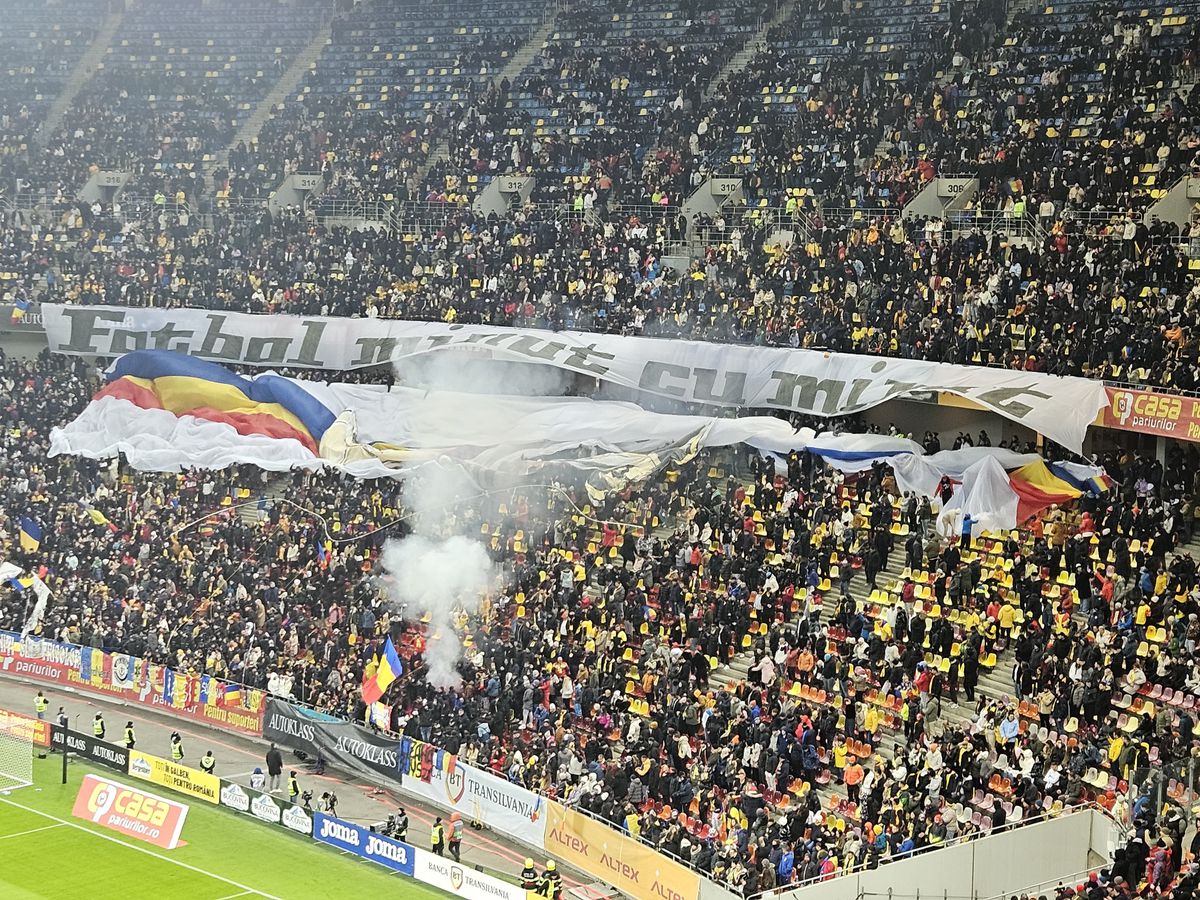 Scenografia afișată de ultrași la meciul România - Cipru