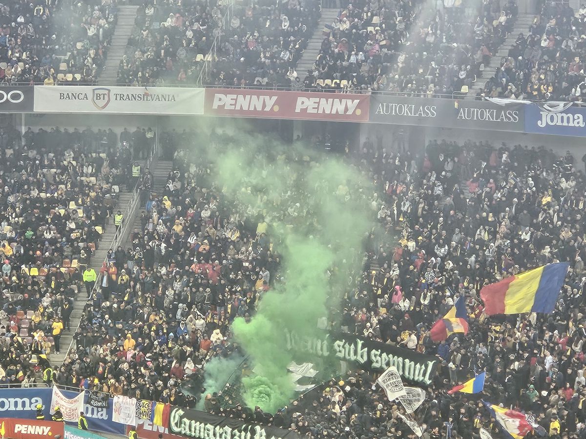 Scenografia afișată de ultrași la meciul România - Cipru