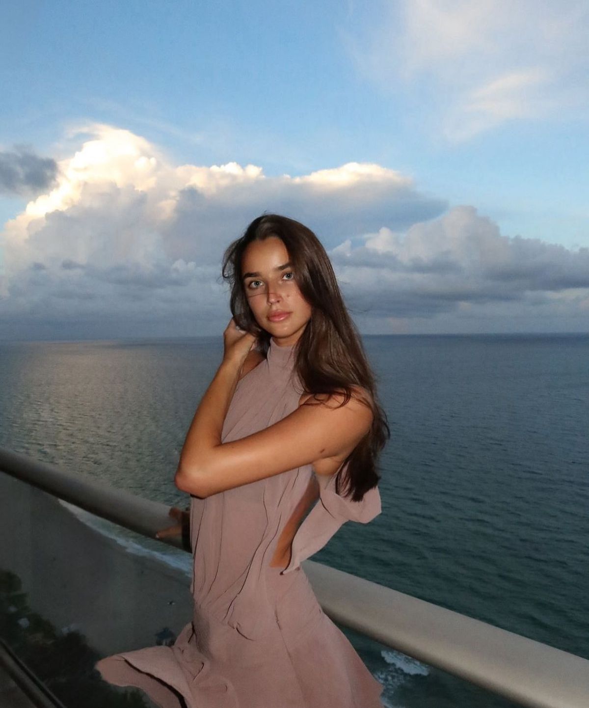 Estelle Behnke și Iris Law