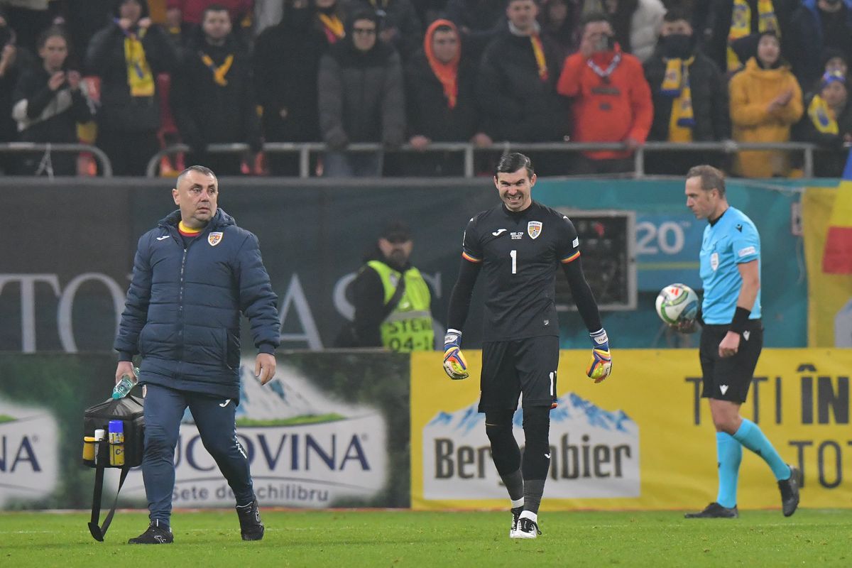 Florin Niță, accidentat în România - Cipru după o paradă senzațională » A părăsit terenul în uralele stadionului