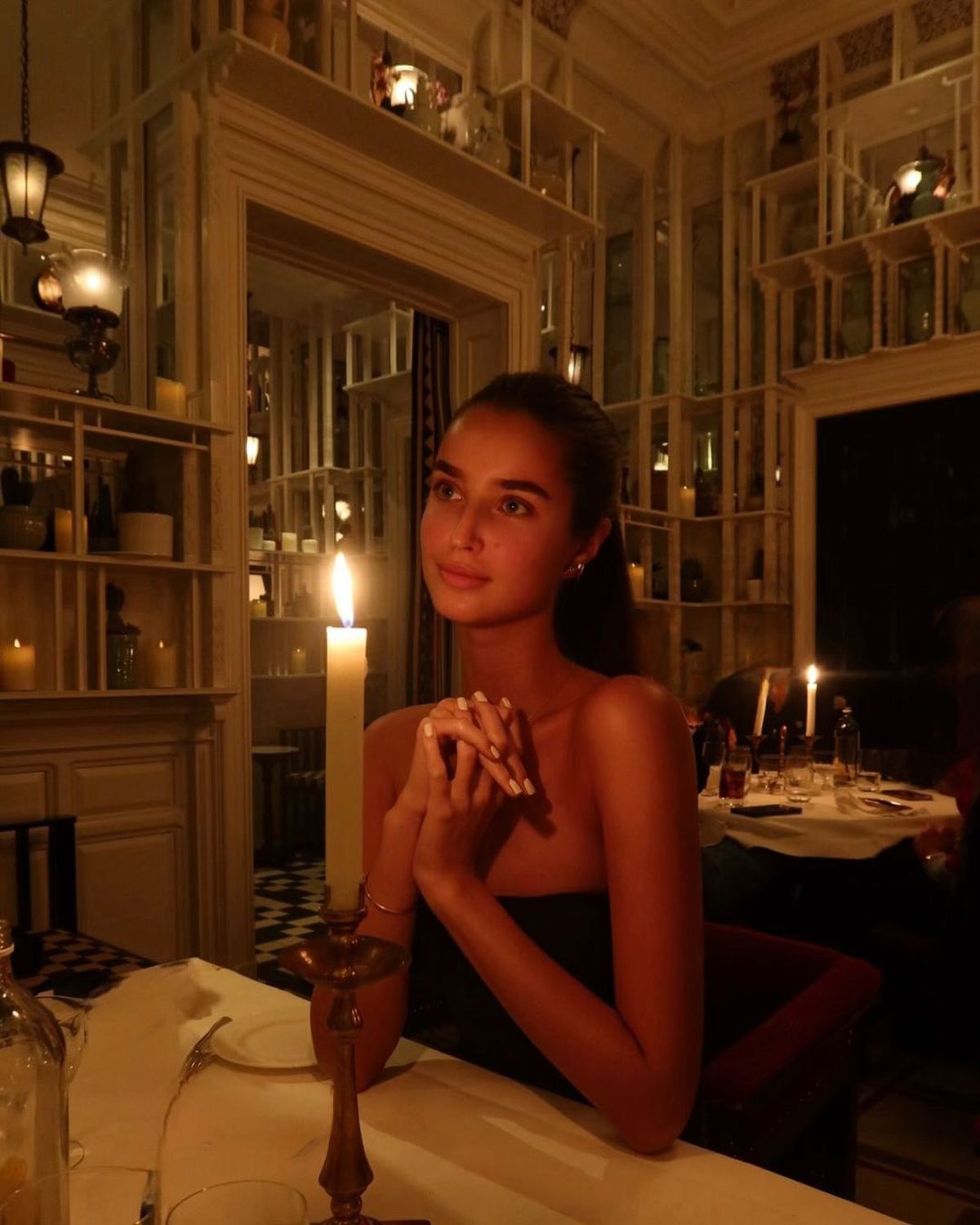 Estelle Behnke și Iris Law