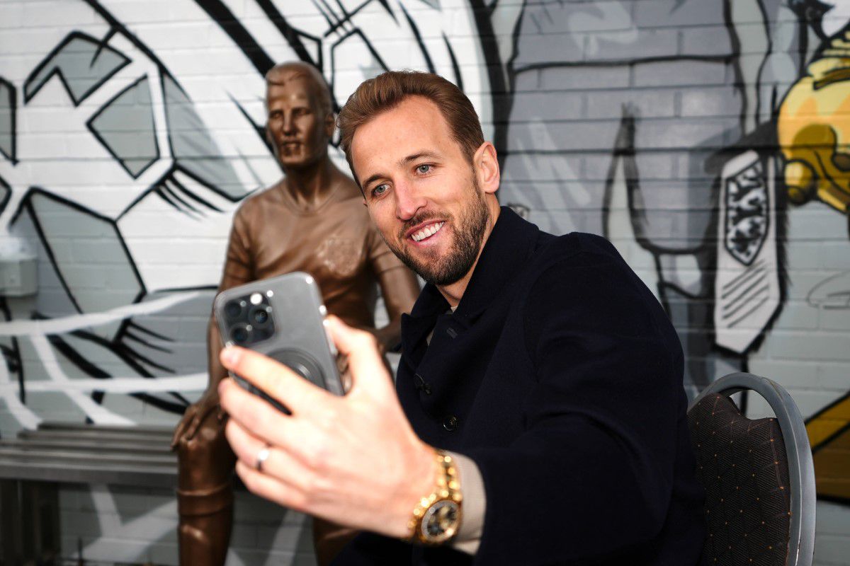 Statuia lui Harry Kane în Londra