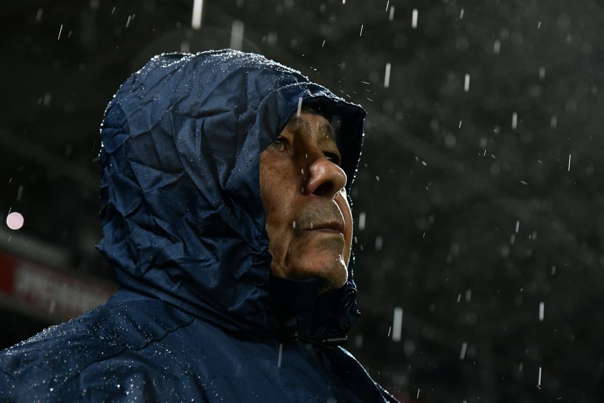 Din picioare, după conferință, Mircea Lucescu a confirmat două nume pentru baraj: „Da, da, cu siguranță!”