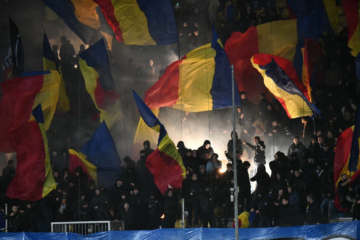 Din picioare, după conferință, Mircea Lucescu a confirmat două nume pentru baraj: „Da, da, cu siguranță!”