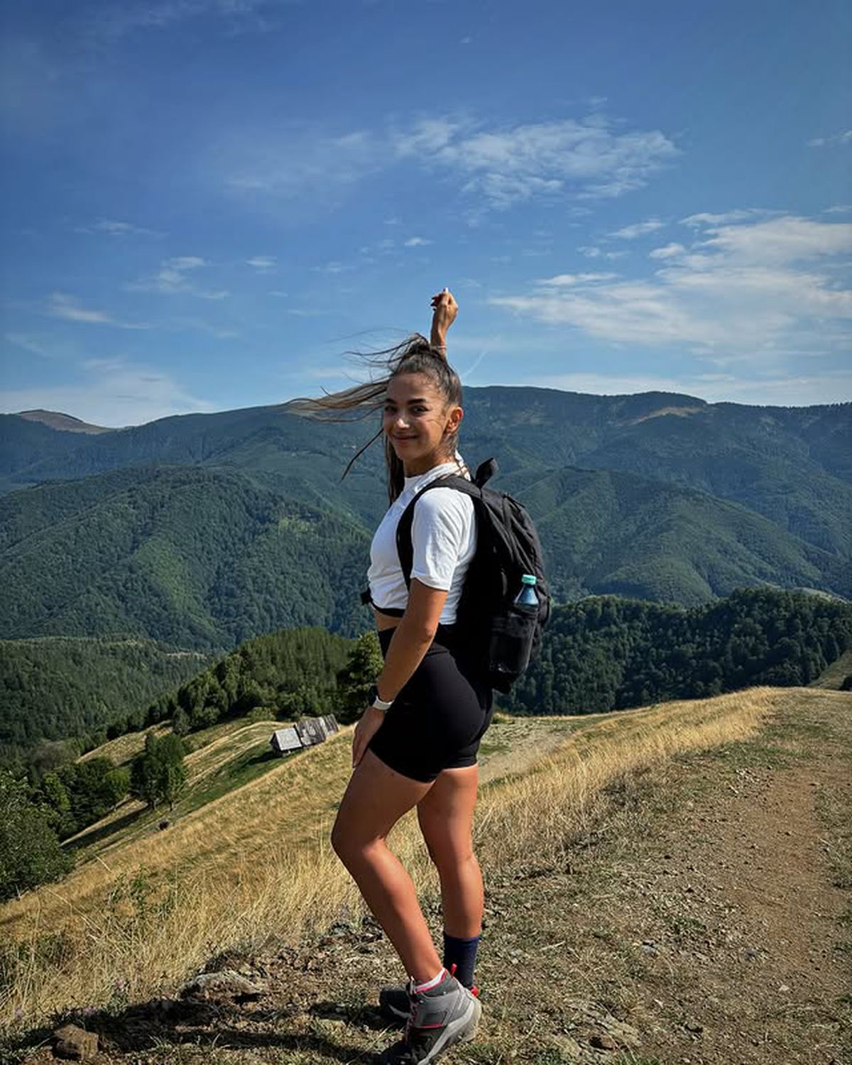 Educatoarea din orașul din România cu 7.000 de locuitori a cucerit argintul mondial! Secretul ei: „S-a văzut pe scenă”