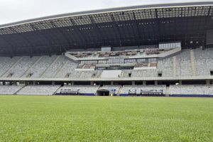 Gazon nou pe unul dintre cele mai mari stadioane din România, asemănător marilor arene din Europa