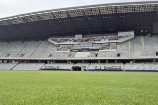 Gazon nou pe unul dintre cele mai mari stadioane din România, asemănător marilor arene din Europa