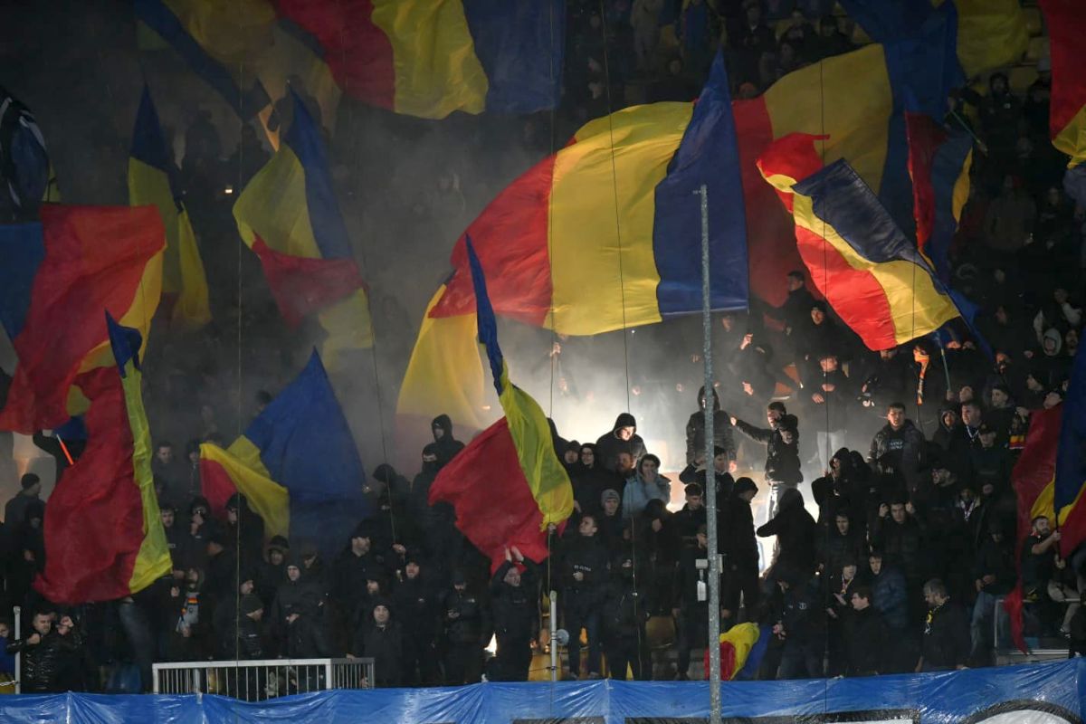Show în debutul partidei dintre România și San Marino » Ce scriitori legendari au fost omagiați pe „Ilie Oană” + scandări la adresa Ungariei