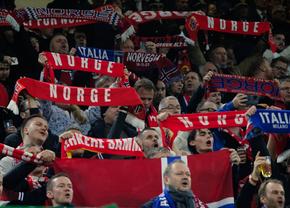 Incident pe San Siro: i s-a făcut rău în timpul meciului » Ce i s-a întâmplat unei studente norvegiene la toaletă!