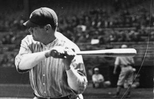 O bâtă folosită de legenda Babe Ruth a fost vândută cu un milion de dolari!