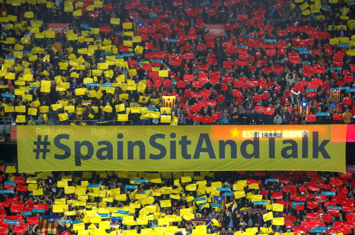 BARCELONA - REAL MADRID // FOTO Catalanii pro-independență au protestat în timpul El Clasico