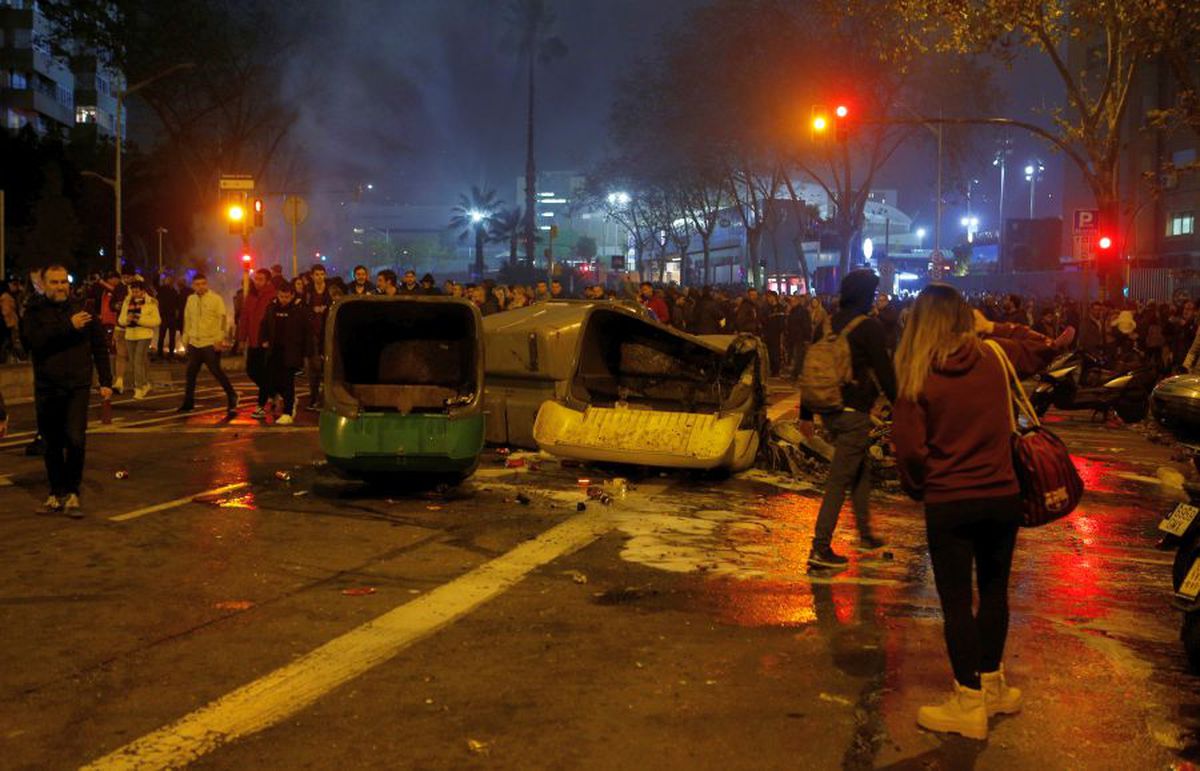BARCELONA - REAL MADRID 0-0 // VIDEO+FOTO Bătăi de stradă în afara stadionului! 12 răniți și zeci de tonete de gunoi incendiate