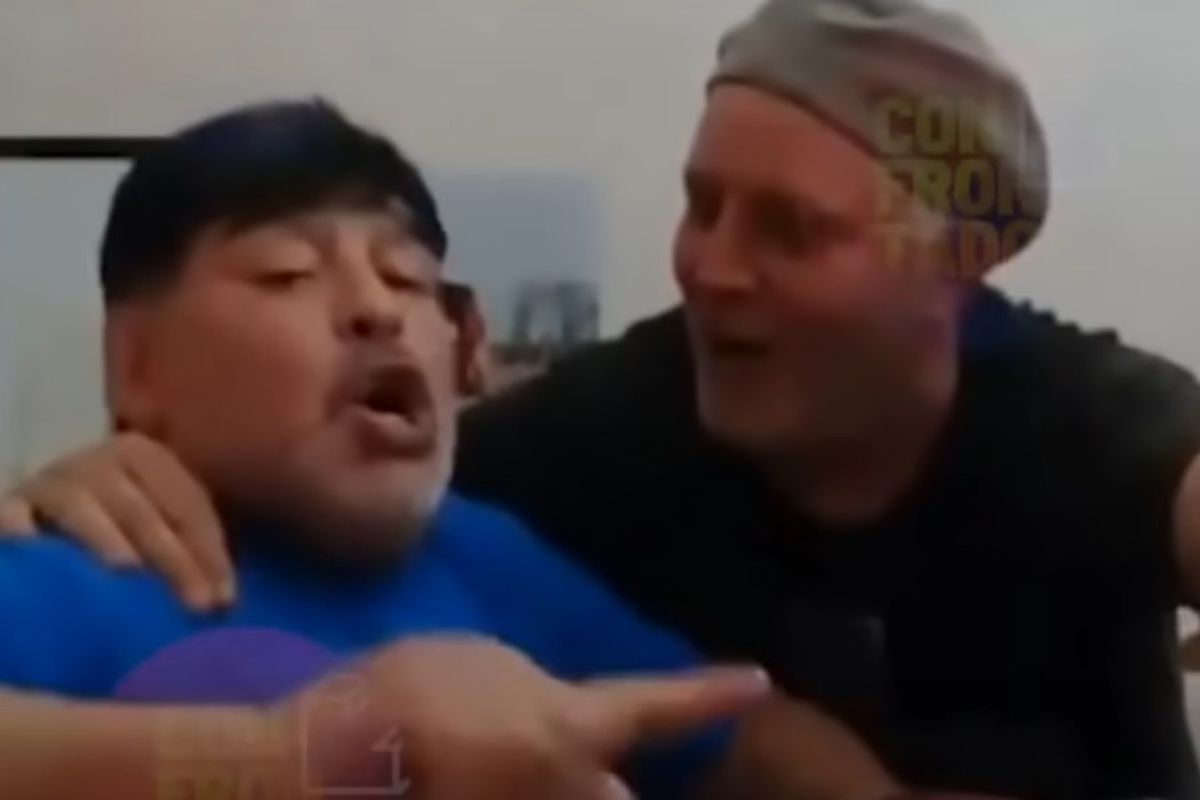 VIDEO Filmuleț controversat publicat cu Diego Maradona! Ar fi fumat și băut cu doar câteva zile înainte de operația pe creier