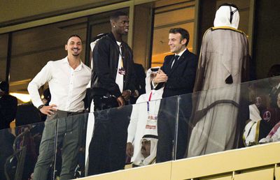 „Regele”, „Djoker”, președintele » Vedete pe metru pătrat la „oficiala” de pe „Lusail”: cine a apărut lângă Macron