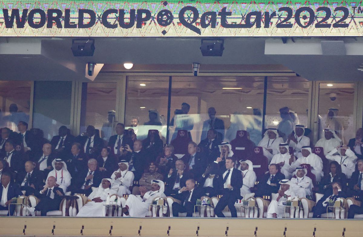 Macron, înainte și după golul lui Mbappe din Argentina - Franța / FOTO: Imago