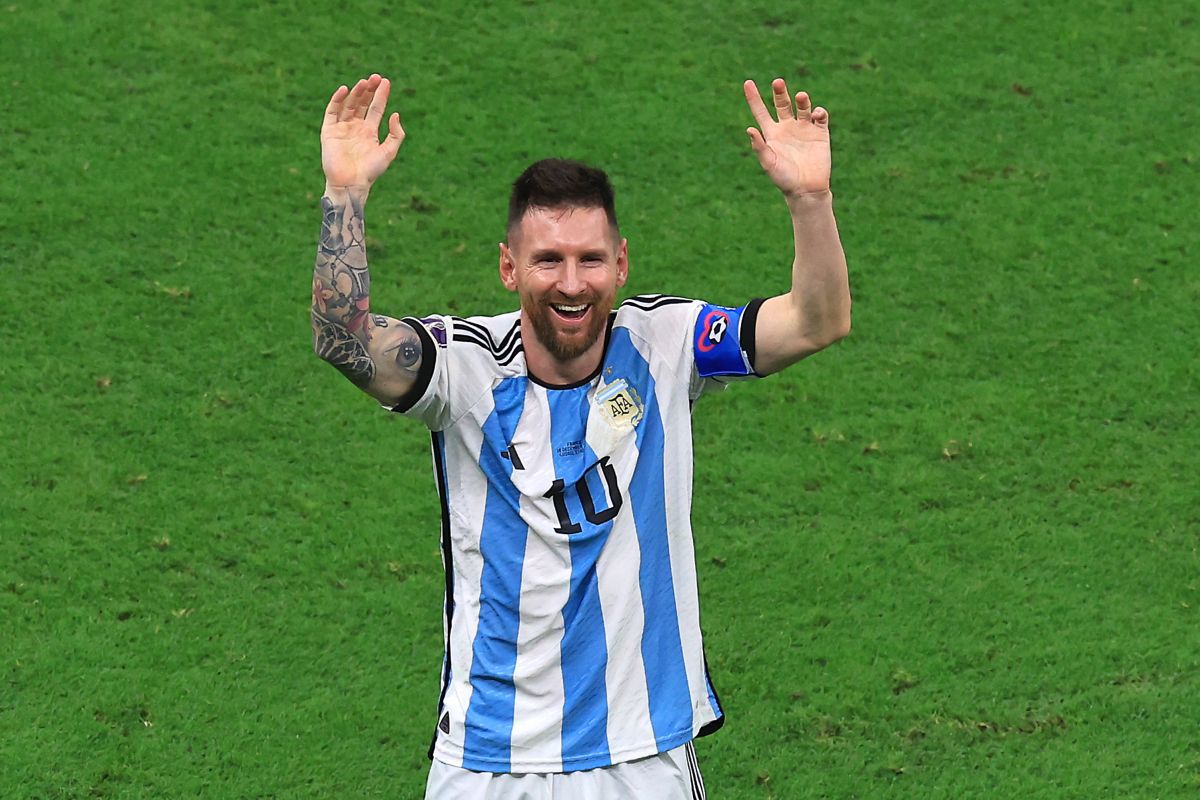 Pasiune, nu diplomație » Gazeta a mers la Ambasada Argentinei din București, a doua zi după ce Messi a luat Cupa Mondială: „L-am avut pe Maradona, acum avem alt zeu. Anxietatea a fost dramatică”