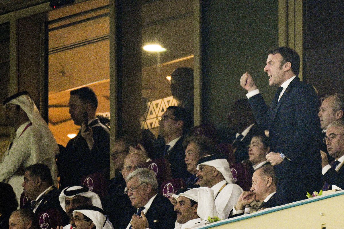 Macron, înainte și după golul lui Mbappe din Argentina - Franța / FOTO: Imago